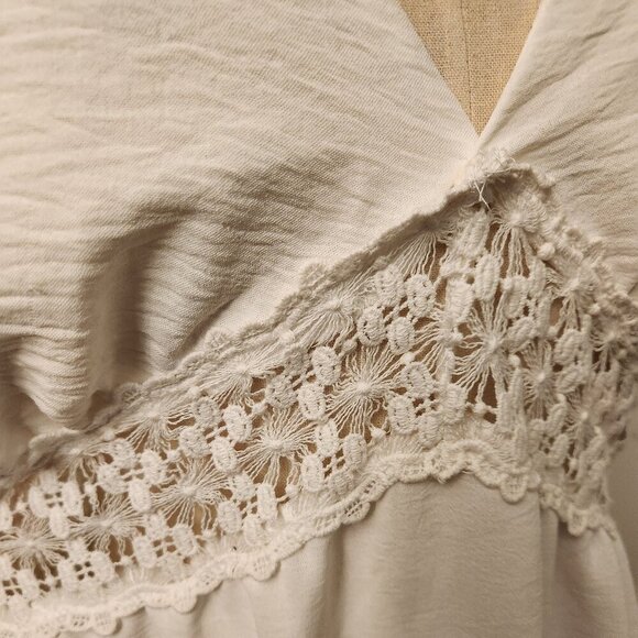 Liberty Love Size Medium White Ruffled Dress bubble sleeve - Picture 5 of 6